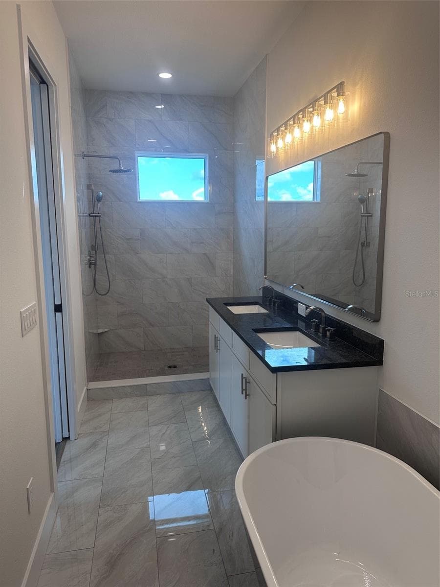 Townhouse at 1531 29TH AVE N, ST PETERSBURG, photo 13 of 21