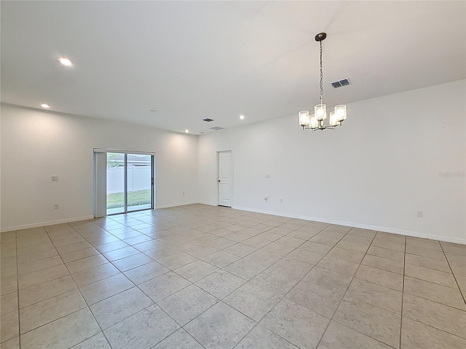 Single Family Residence at 418 QUAYSIDE AVE AVE, MASCOTTE, photo 12 of 53