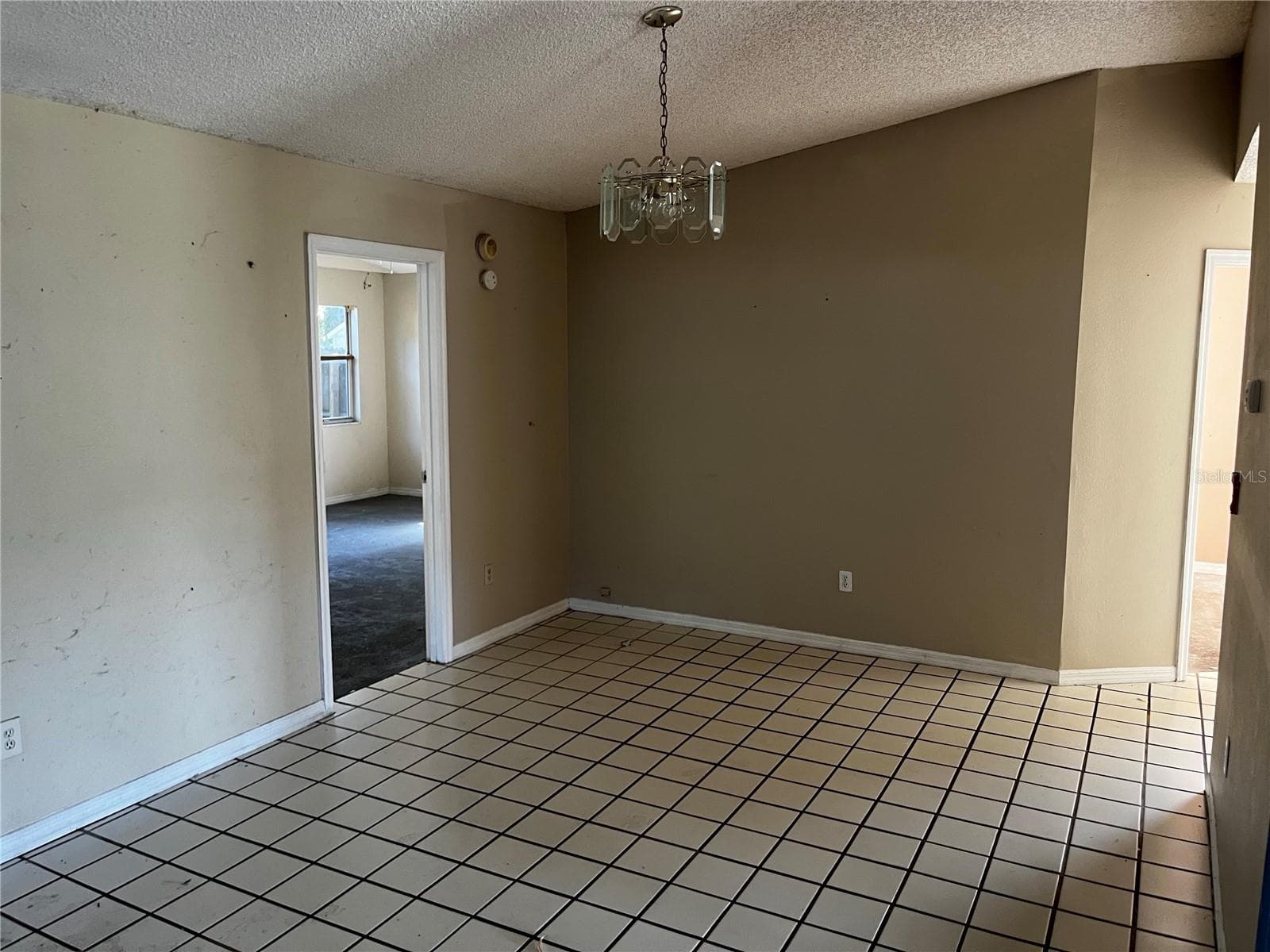 Single Family Residence at 1890 FEATHER TREE CIR, CLEARWATER, photo 7 of 19