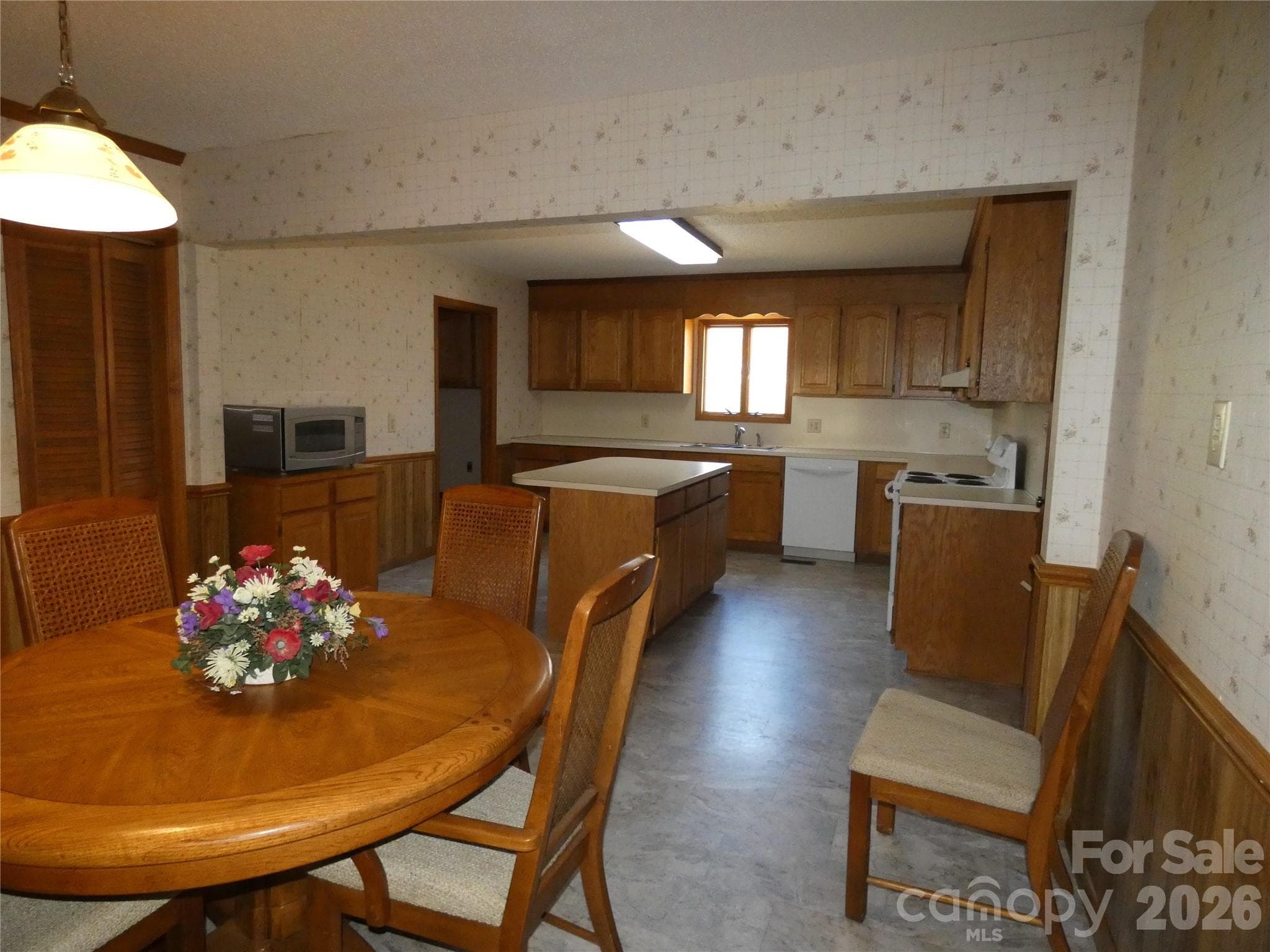 Dining Area looking into the Kitchen - 150 Fonda Road, Statesville