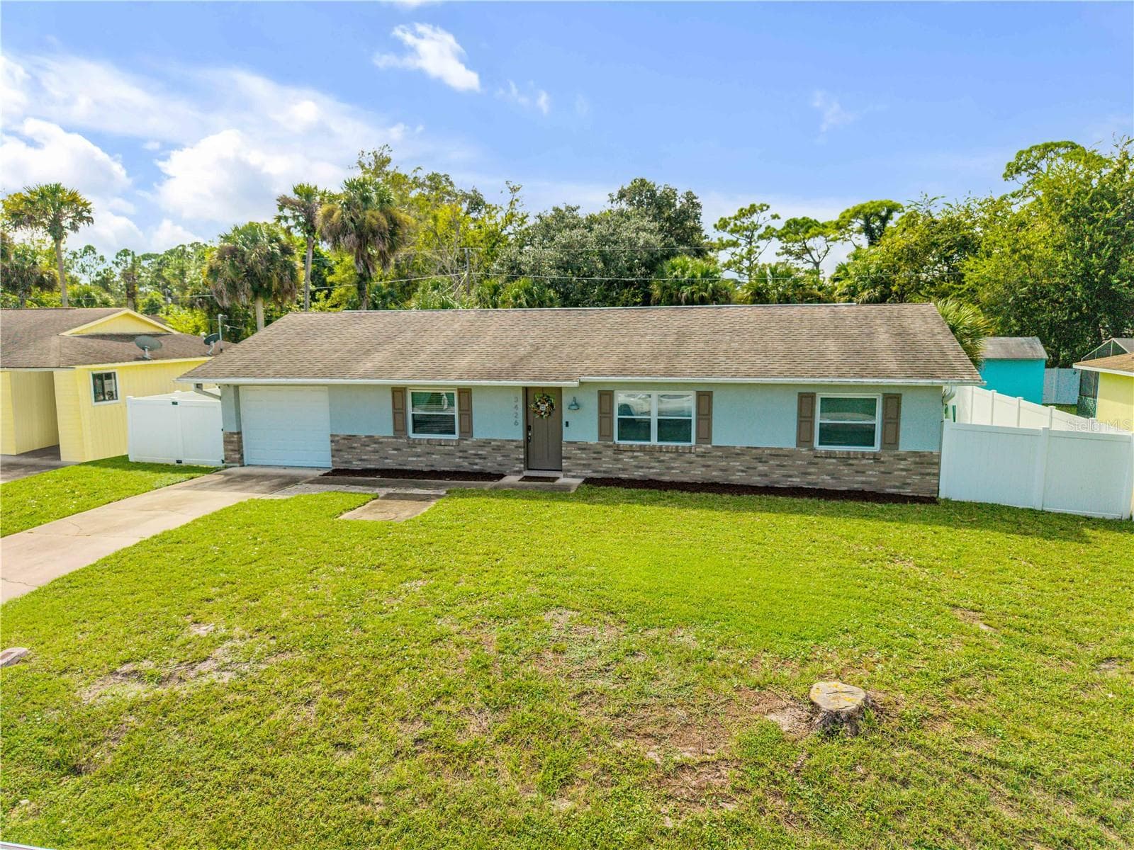 Single Family Residence at 3426 YULE TREE DR, EDGEWATER, photo 2 of 52