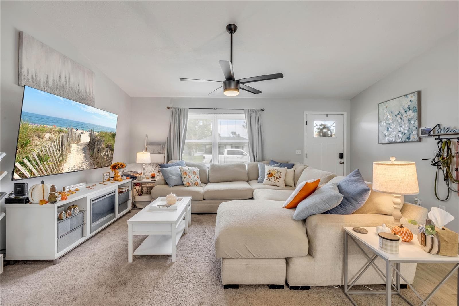 Single Family Residence at 3426 YULE TREE DR, EDGEWATER, photo 6 of 52