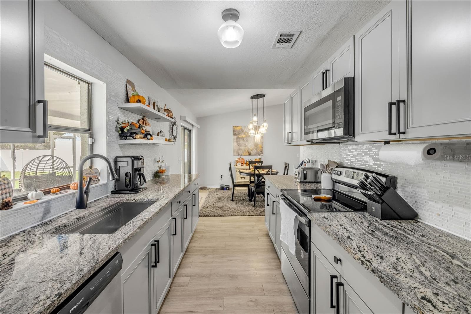 Single Family Residence at 3426 YULE TREE DR, EDGEWATER, photo 17 of 52