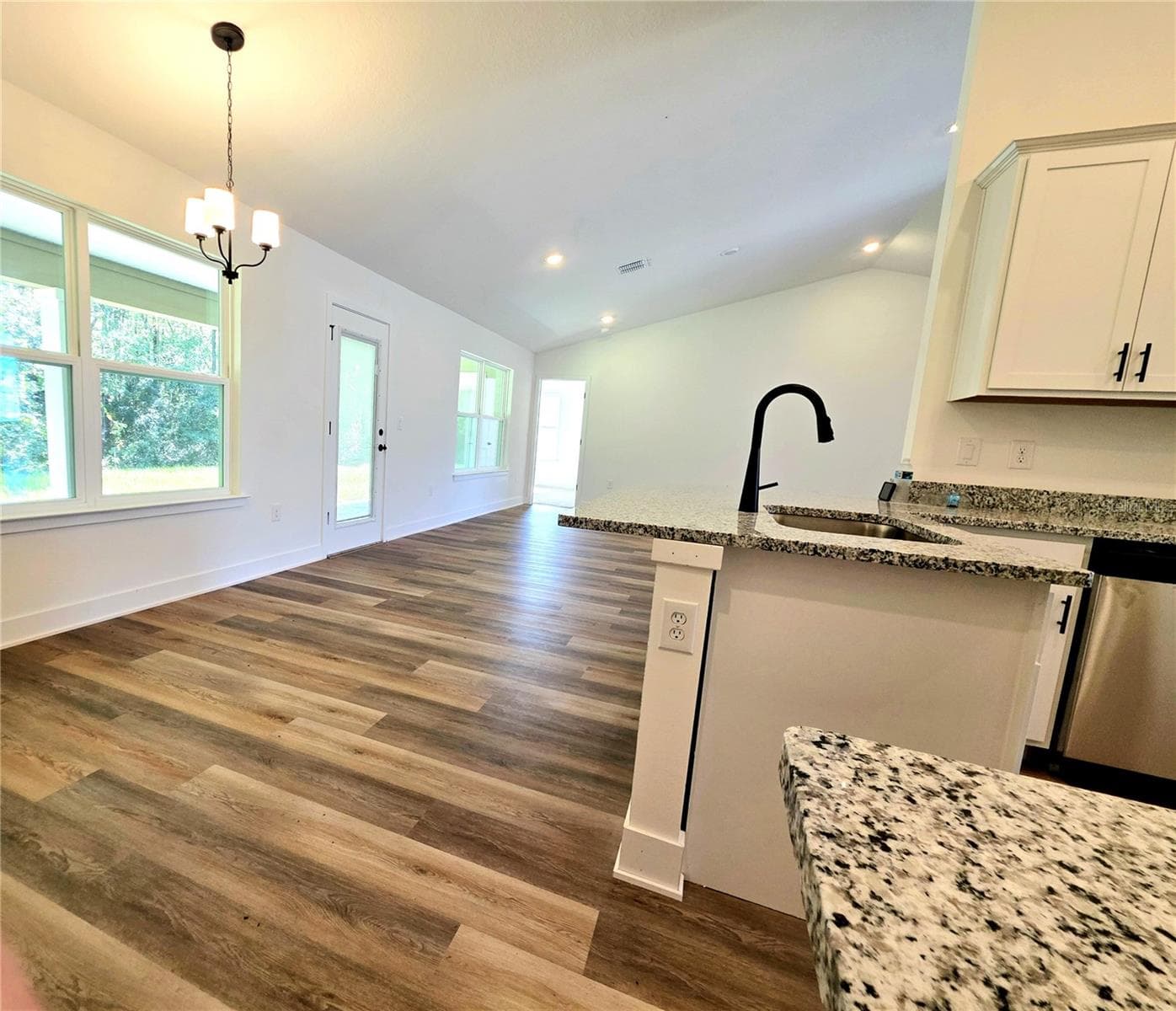Single Family Residence at 247 SW BELLFLOWER DR, LAKE CITY, photo 10 of 44