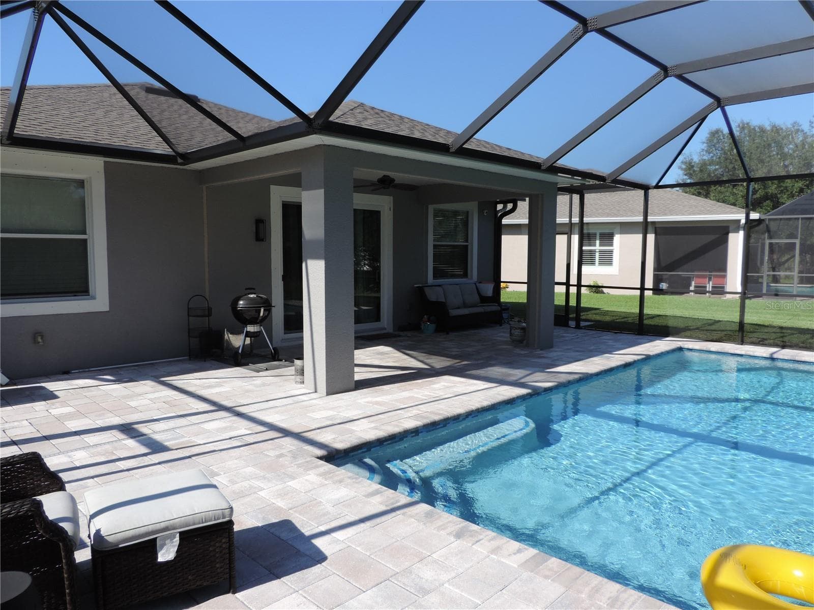 Large pool deck and pool screen - 5070 LAYTON DR, VENICE