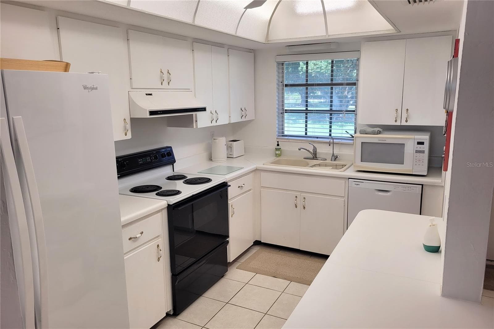 Villa at 2609 GOLF COURSE DR #403, SARASOTA, photo 11 of 30