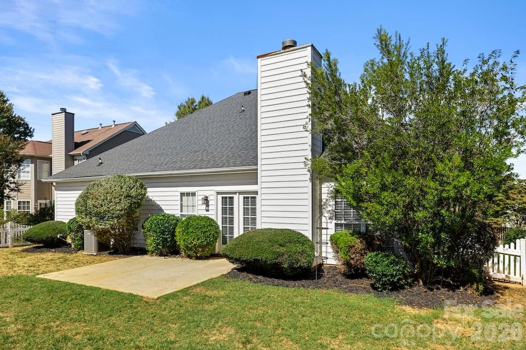 Single Family Residence at 109 Coronilla Road, Mooresville, photo 31 of 41