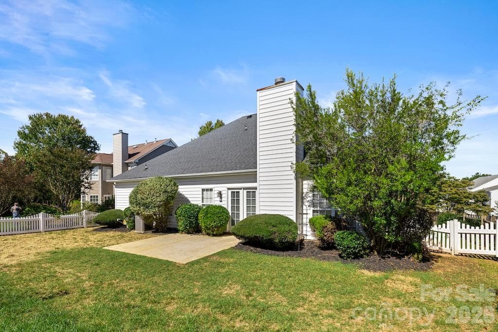 Single Family Residence at 109 Coronilla Road, Mooresville, photo 32 of 41