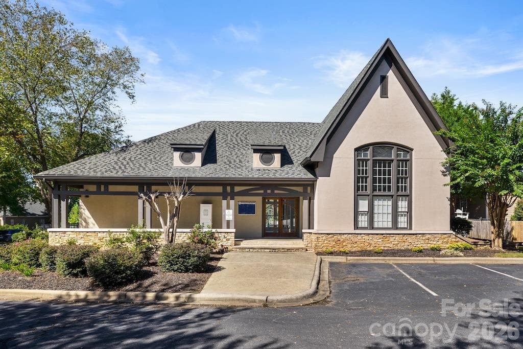 Clubhouse across the street from neighborhood park - over looks Lake Norman - 109 Coronilla Road, Mooresville
