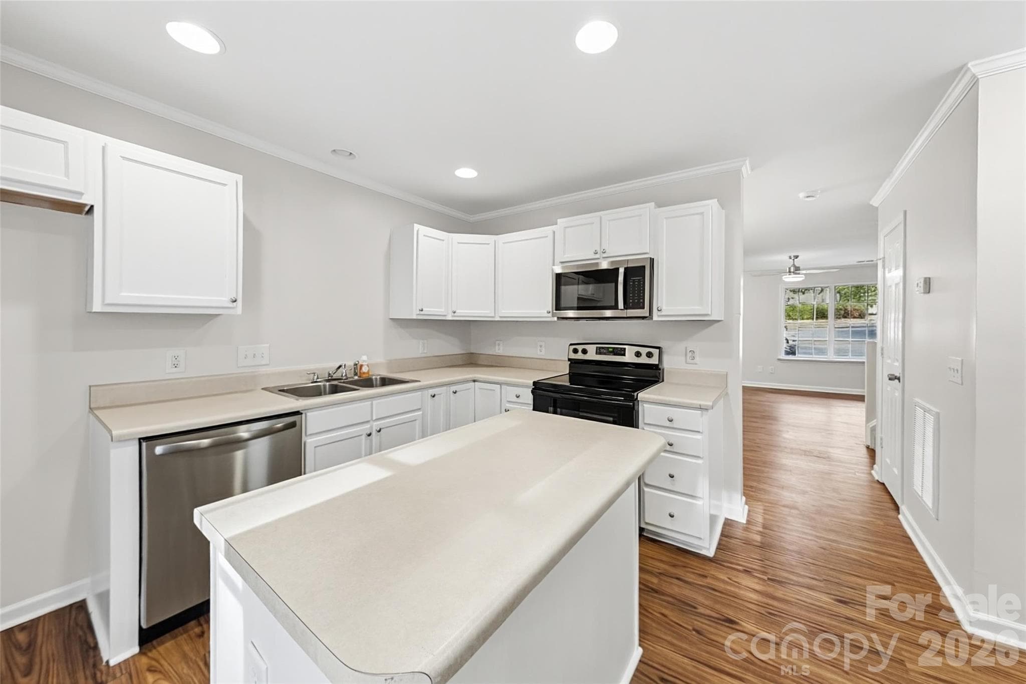Townhouse at 1778 Pergola Place, Charlotte, photo 5 of 18