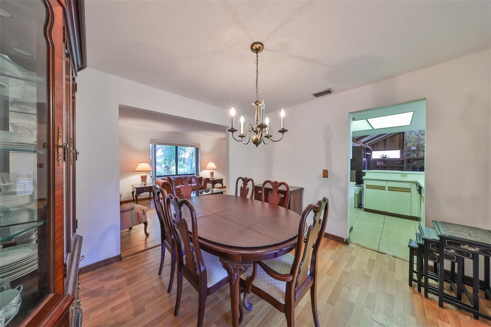 Dining Room is good size and perfect for quiet dinners and entertaining. - 2609 MANOR OAK DR, VALRICO