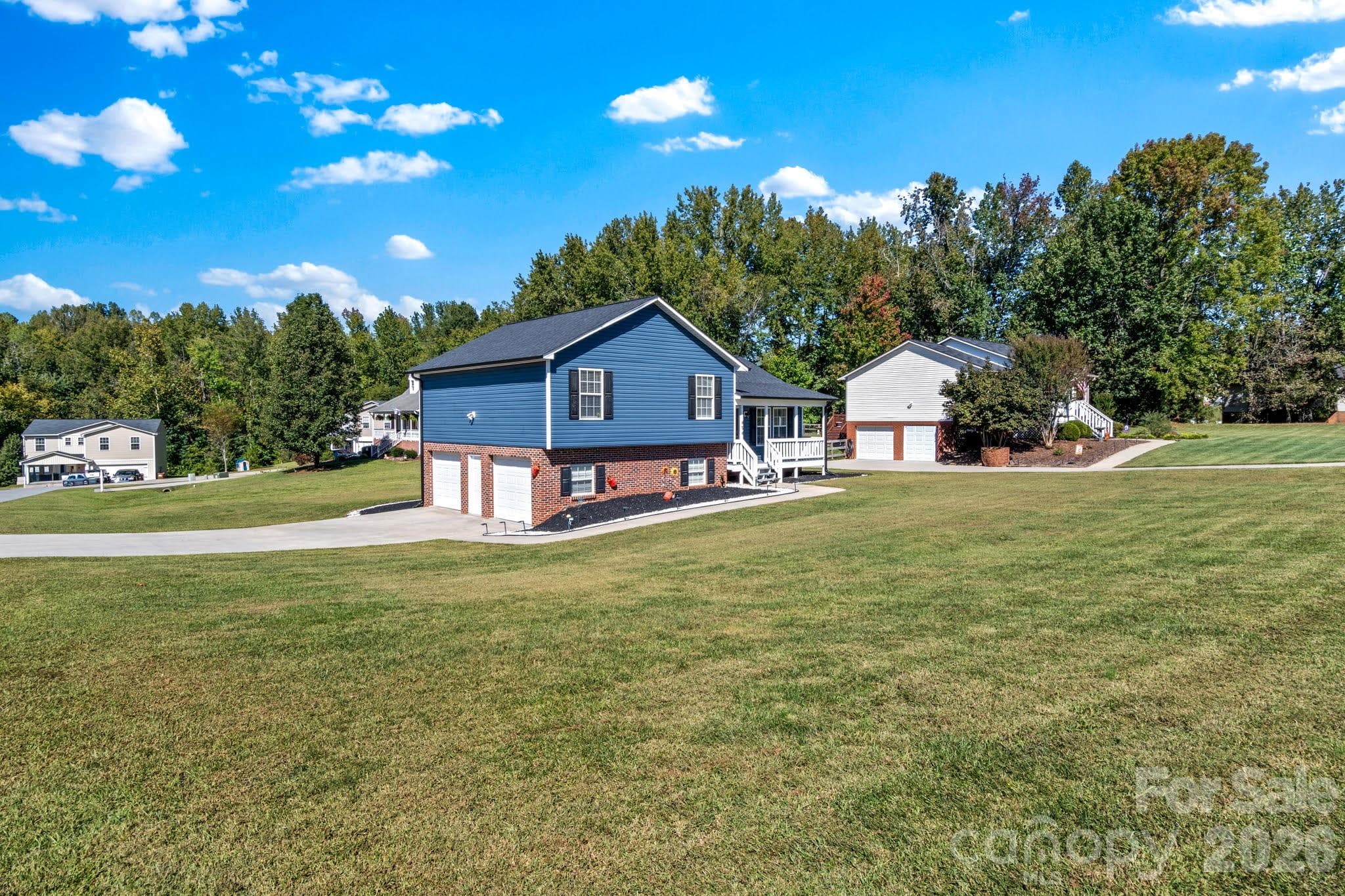 Single Family Residence at 494 Sunset Ridge Lane, Lexington, photo 2 of 31