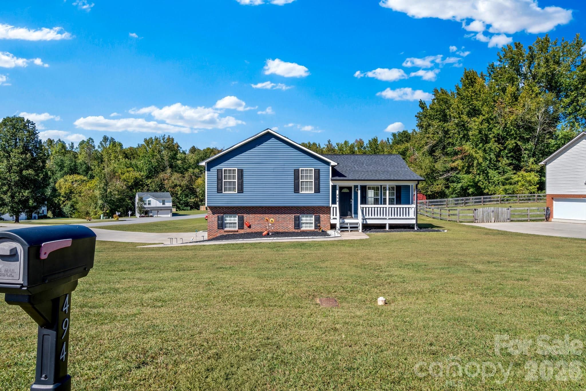 Single Family Residence at 494 Sunset Ridge Lane, Lexington, photo 3 of 31