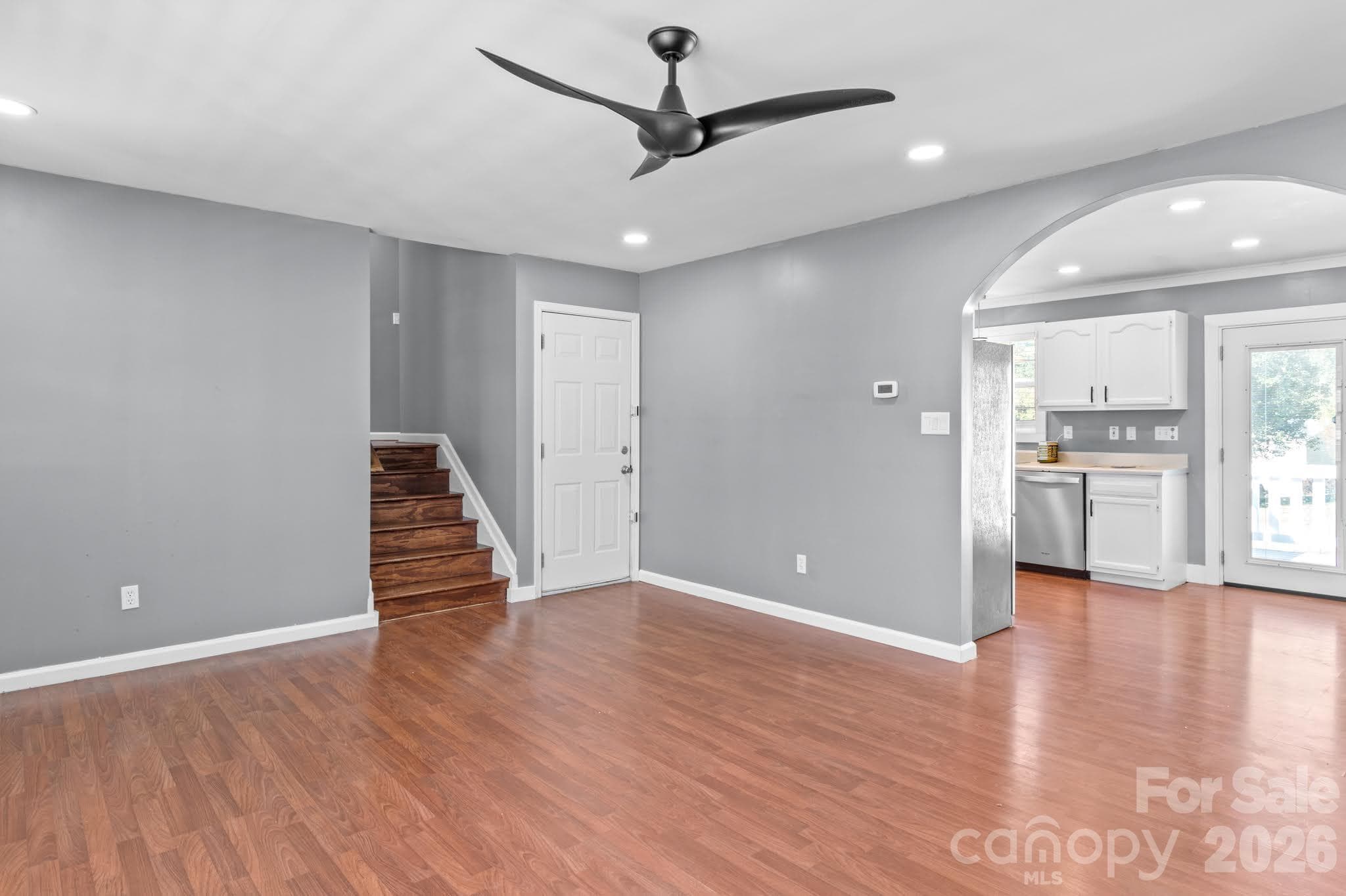 Single Family Residence at 494 Sunset Ridge Lane, Lexington, photo 8 of 31