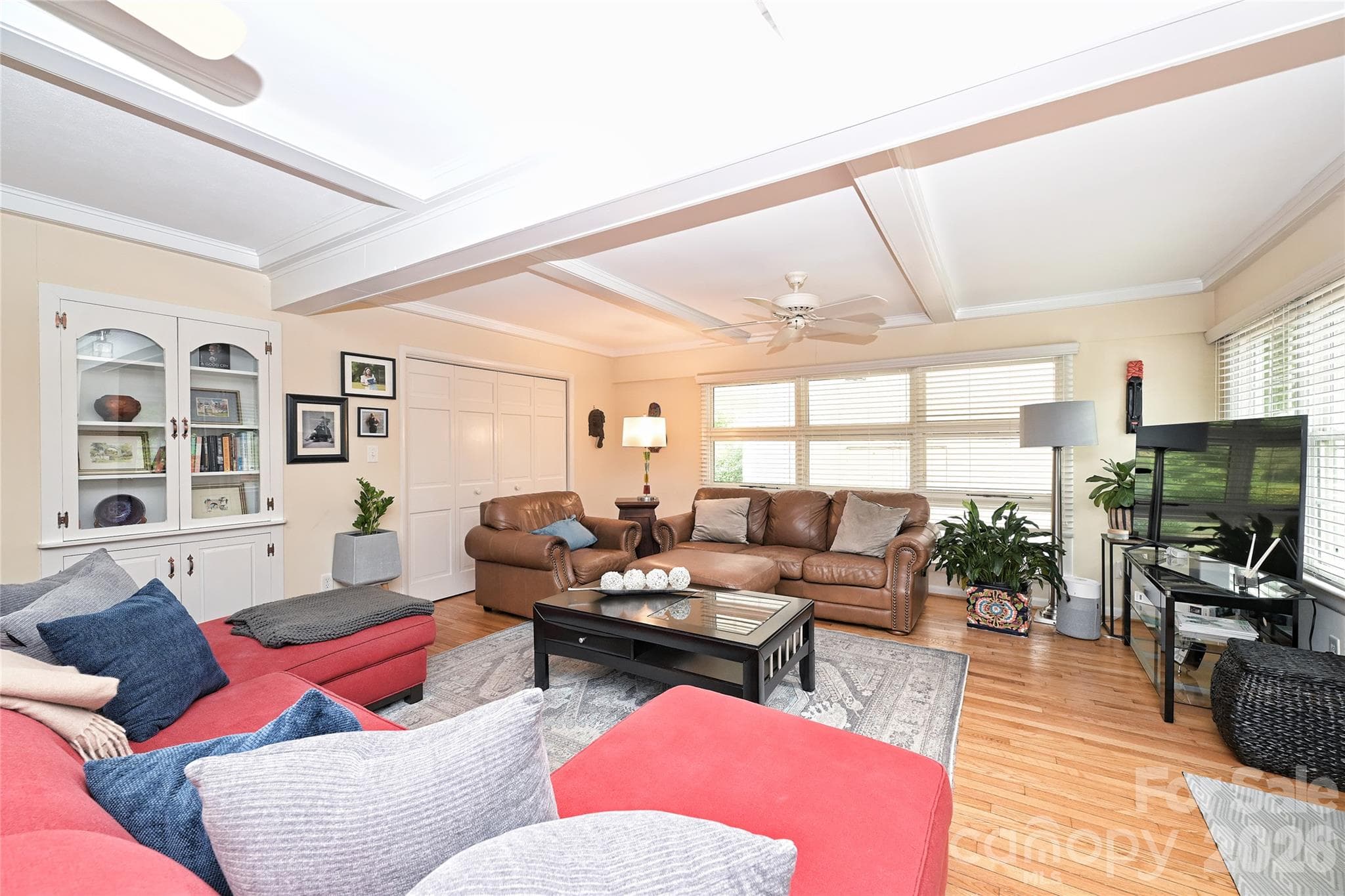 Single Family Residence at 5801 Fairview Road, Charlotte, photo 9 of 24