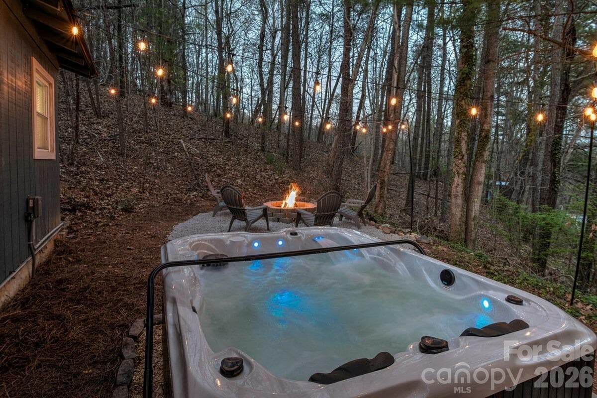 Hot Tub - 36 Collins Mountain Drive, Asheville