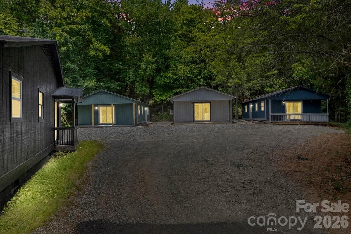 Single Family Residence at 28 Collins Mountain Drive, Asheville, photo 16 of 16