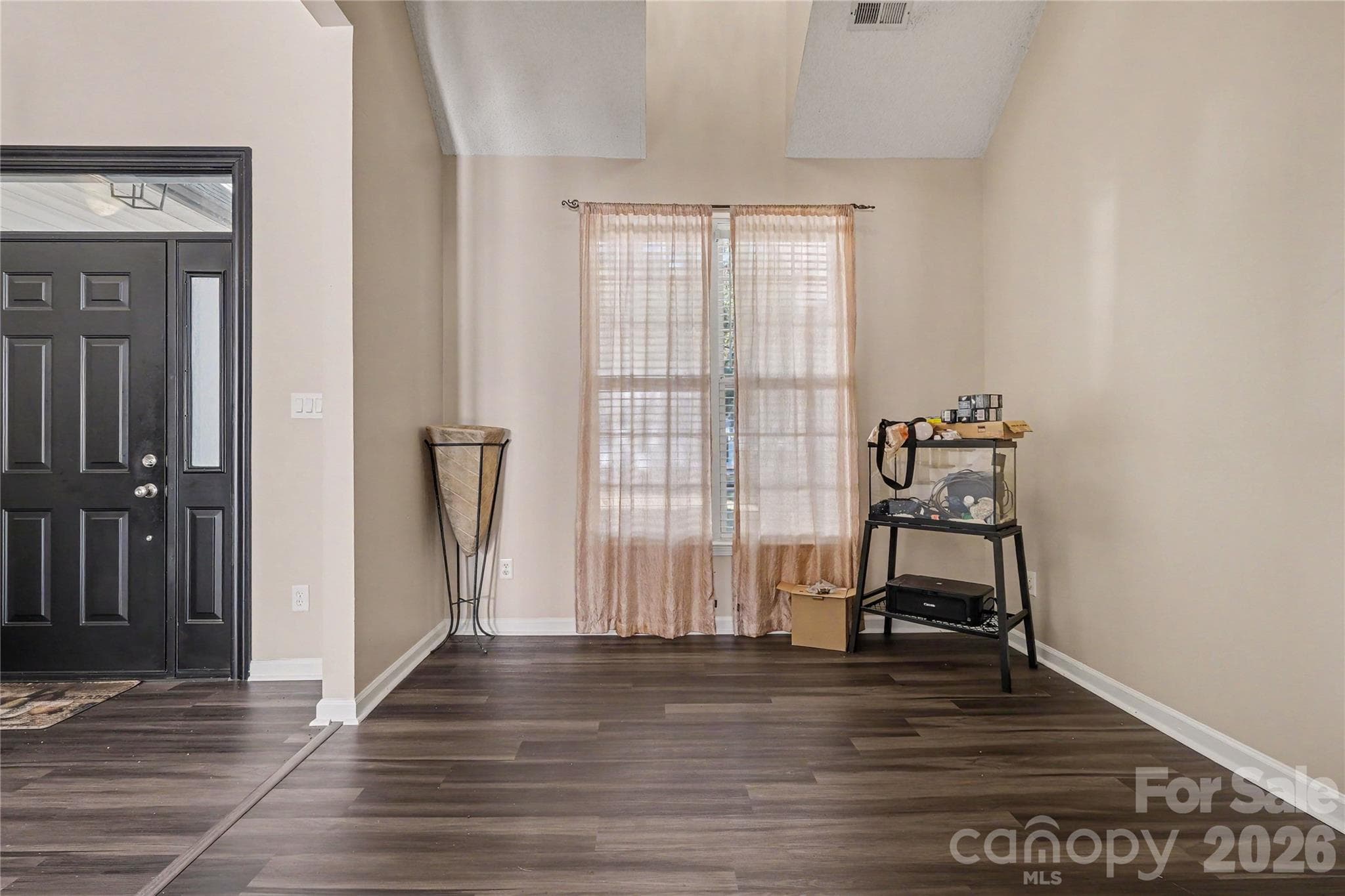 Single Family Residence at 8030 Shiny Meadow Drive, Charlotte, photo 6 of 32