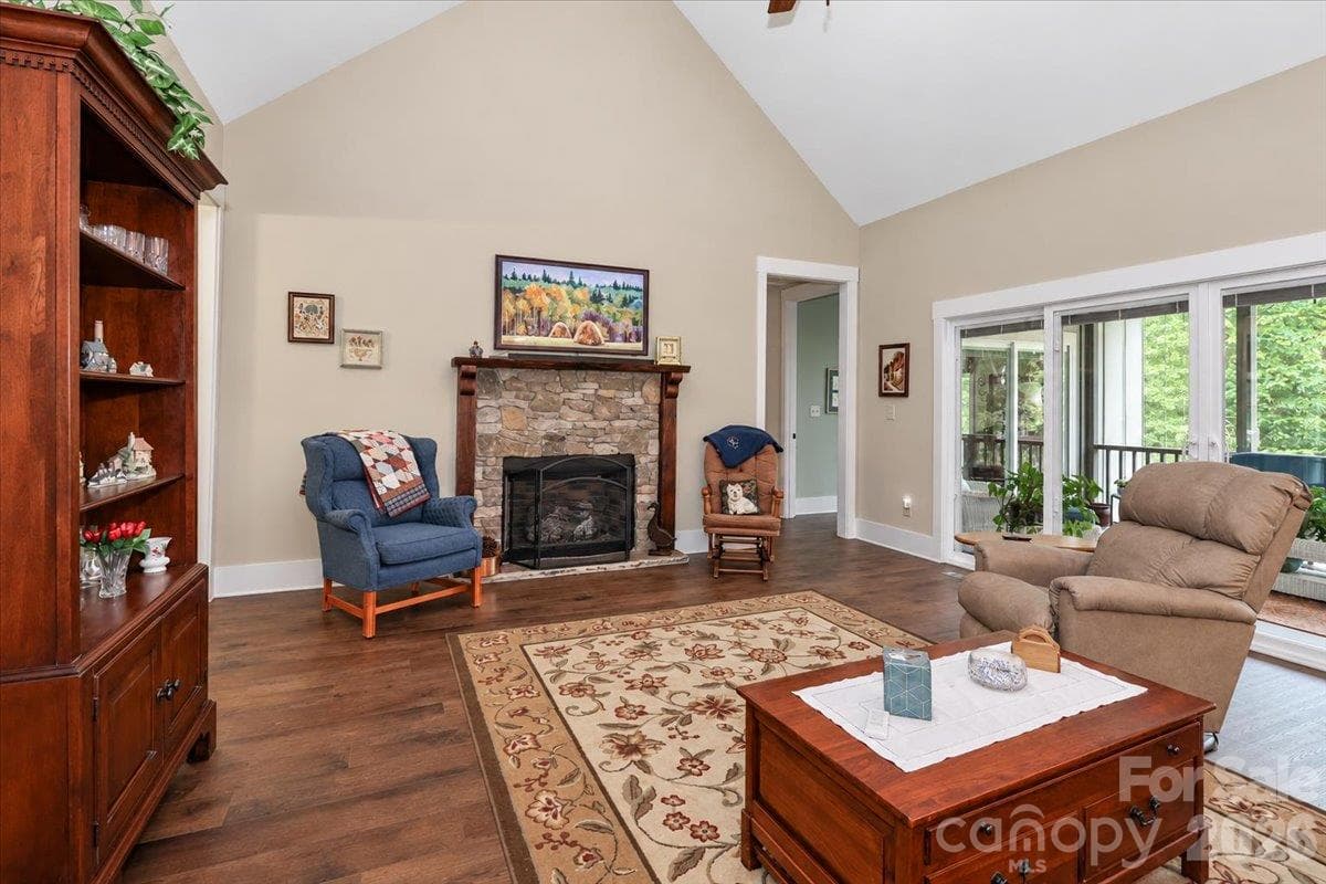 Single Family Residence at 618 Saint Cloud Drive, Statesville, photo 6 of 41