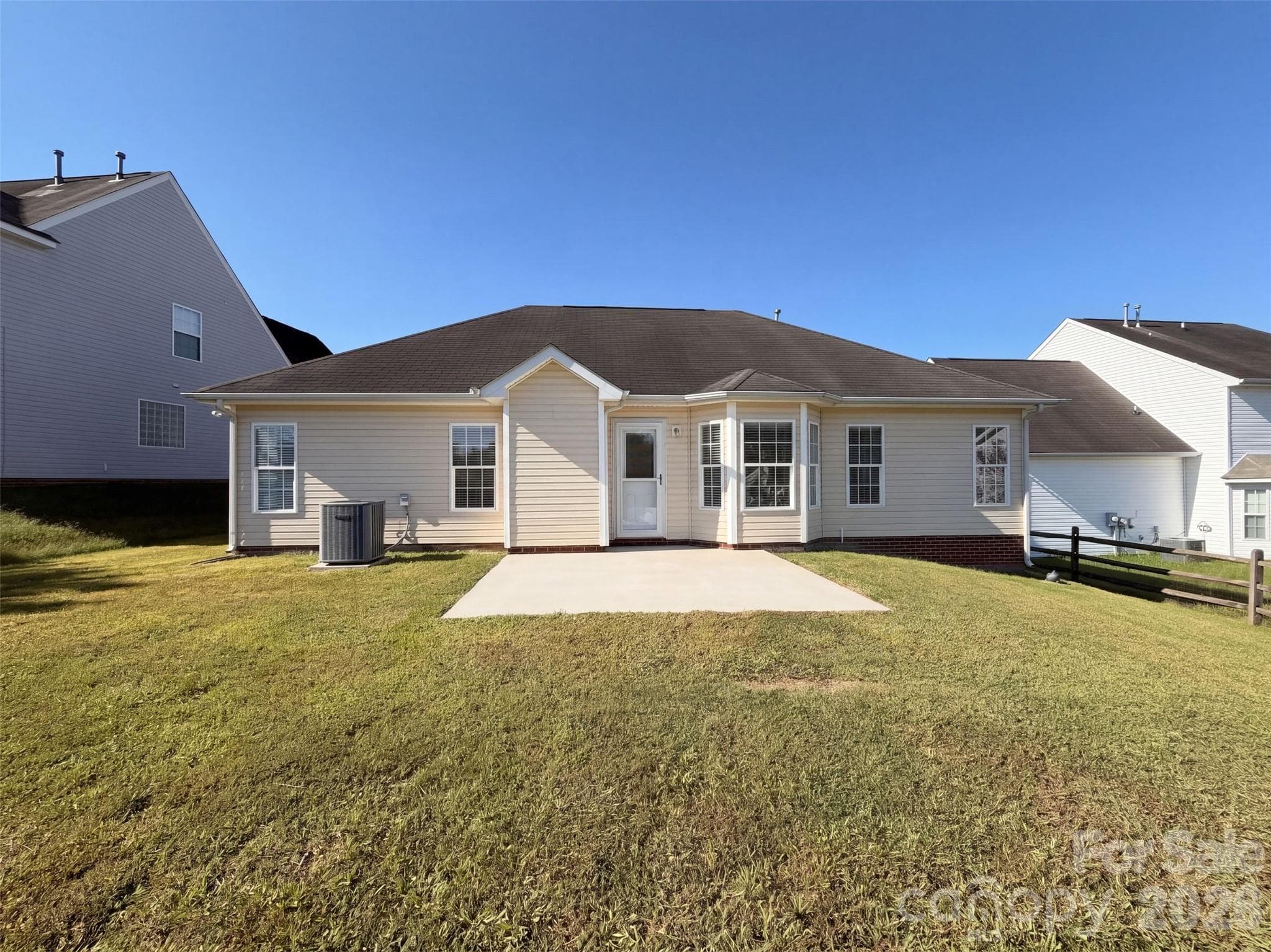 Single Family Residence at 11344 Pointer Ridge Drive, Charlotte, photo 5 of 24