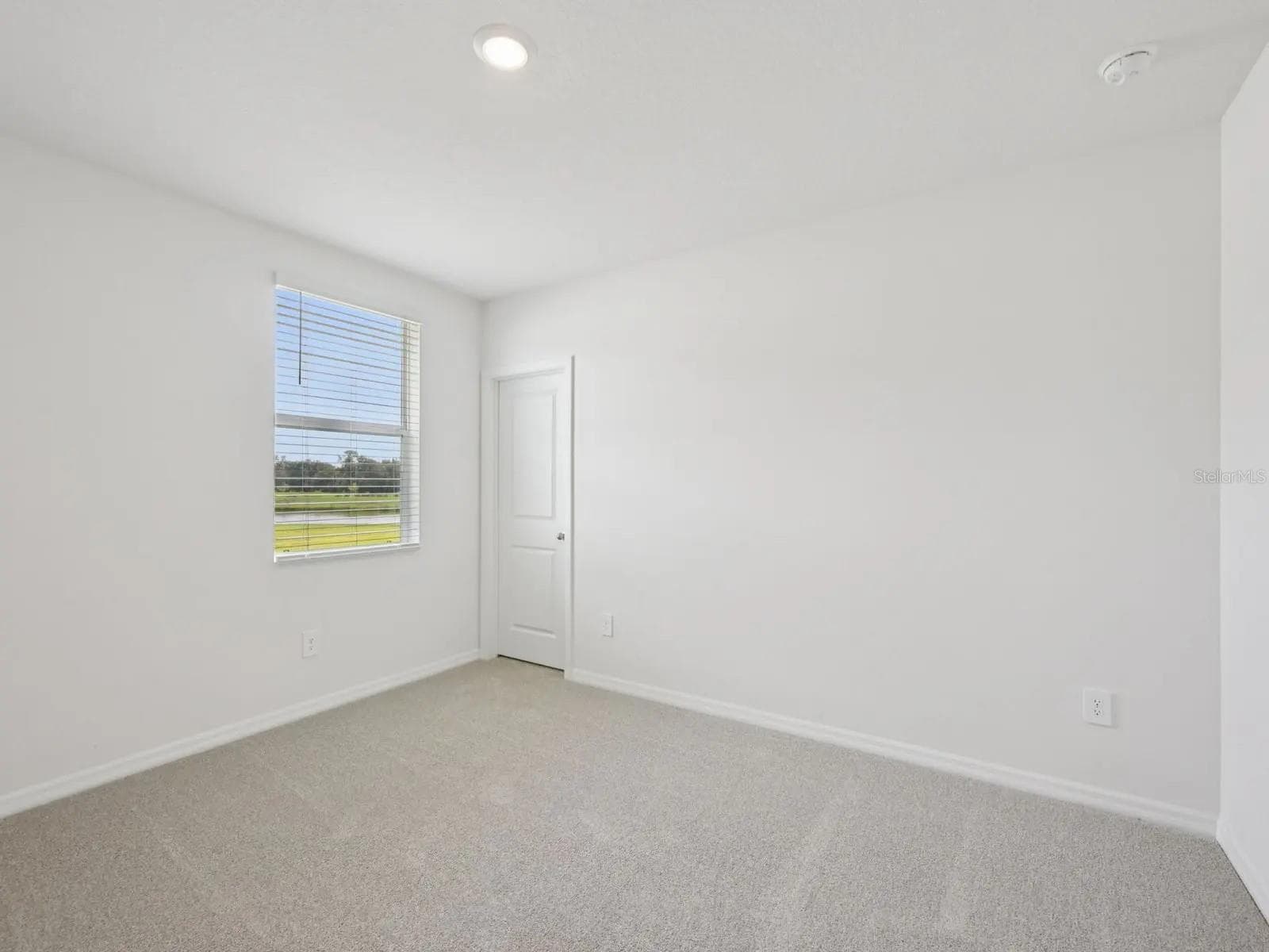 Single Family Residence at 7211 RAY CREEK DR, BROOKSVILLE, photo 4 of 12