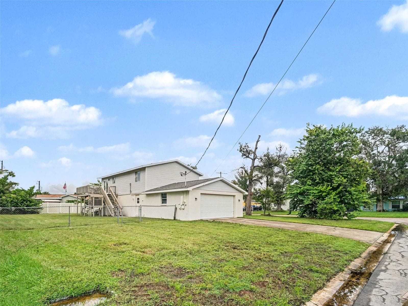 Single Family Residence at 6306 FLORIDA CIR E, APOLLO BEACH, photo 3 of 27