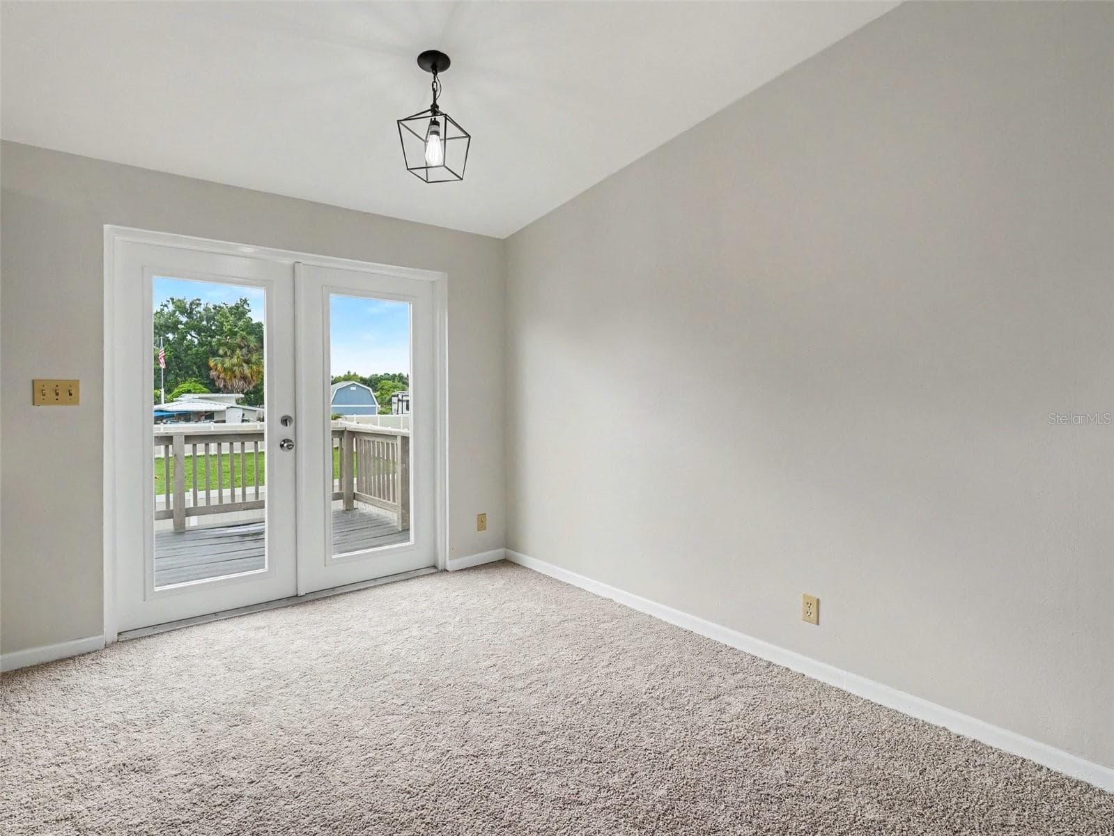 Single Family Residence at 6306 FLORIDA CIR E, APOLLO BEACH, photo 8 of 27