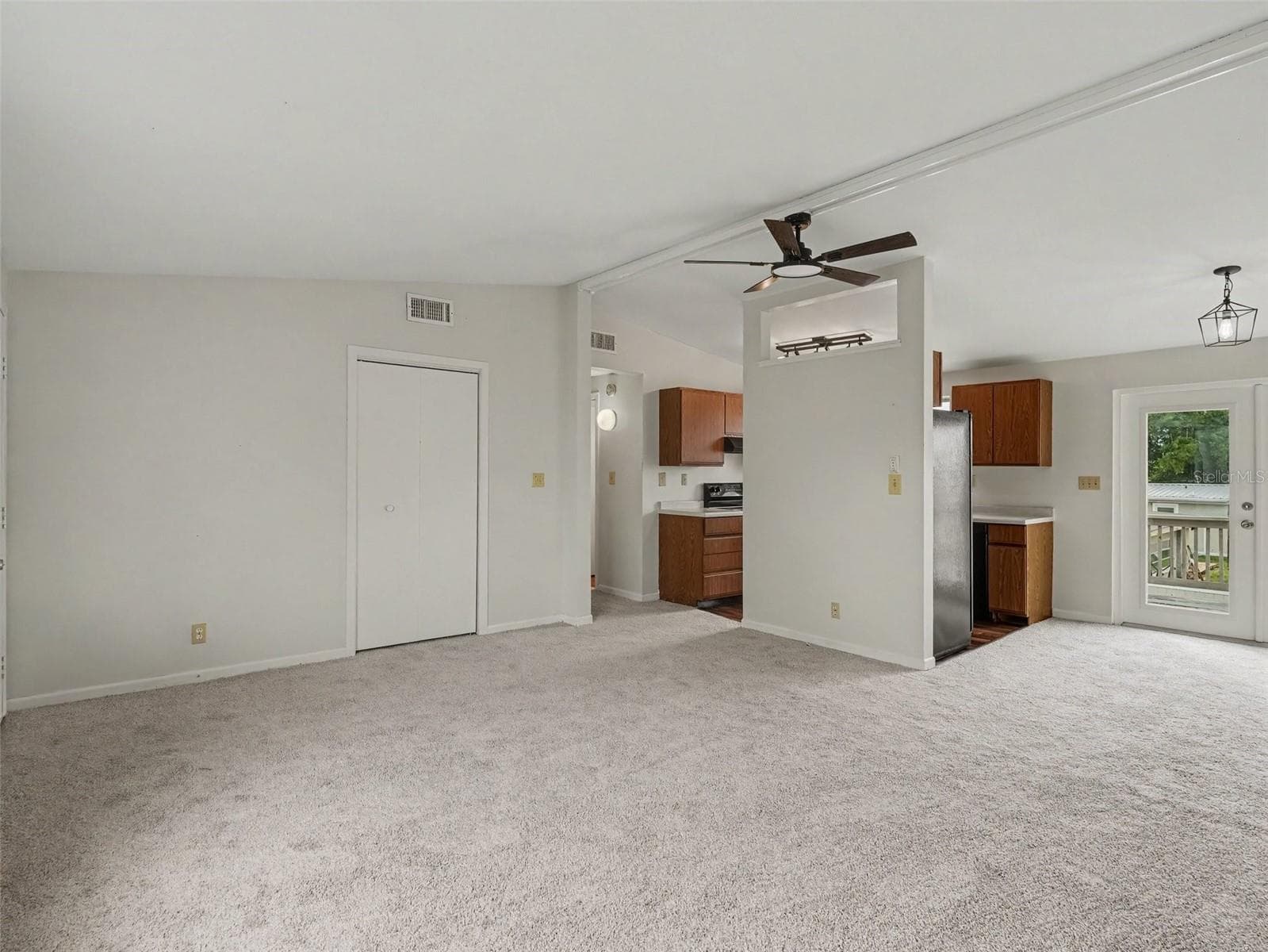 Single Family Residence at 6306 FLORIDA CIR E, APOLLO BEACH, photo 10 of 27