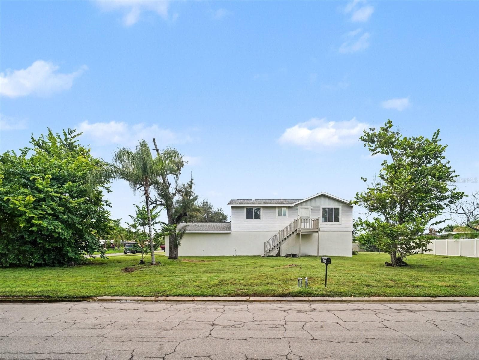 Single Family Residence at 6306 FLORIDA CIR E, APOLLO BEACH, photo 24 of 27