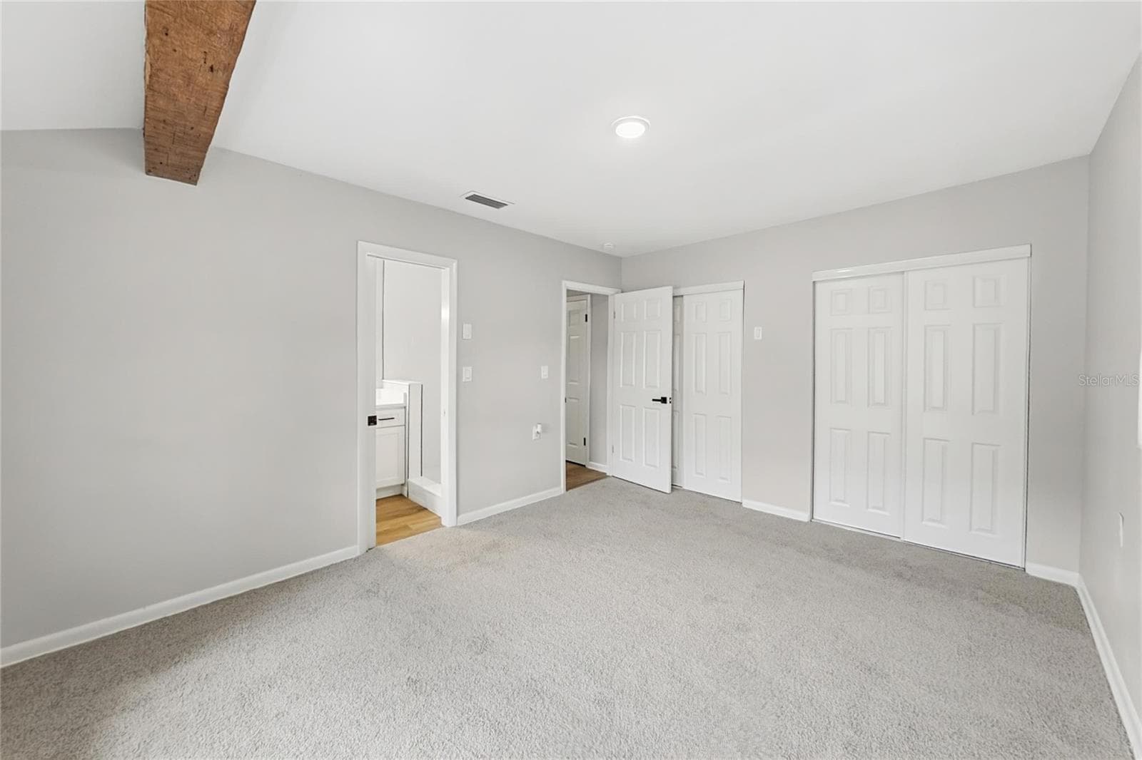 Single Family Residence at 5128 PELLEPORT AVE, BELLE ISLE, photo 7 of 16