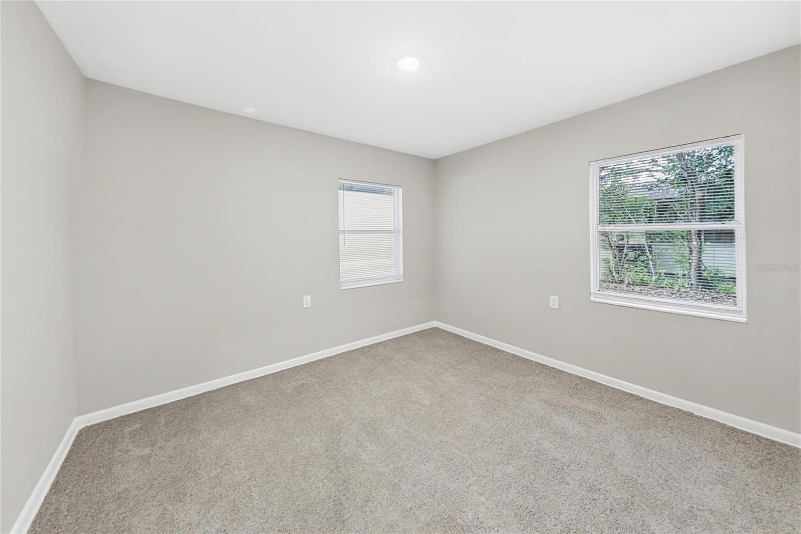 Single Family Residence at 5128 PELLEPORT AVE, BELLE ISLE, photo 11 of 16