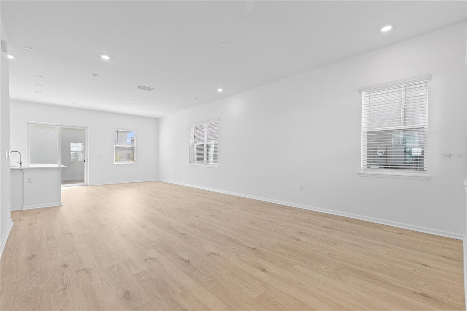 Single Family Residence at 13037 SERENE GLADE RD, WINTER GARDEN, photo 6 of 43