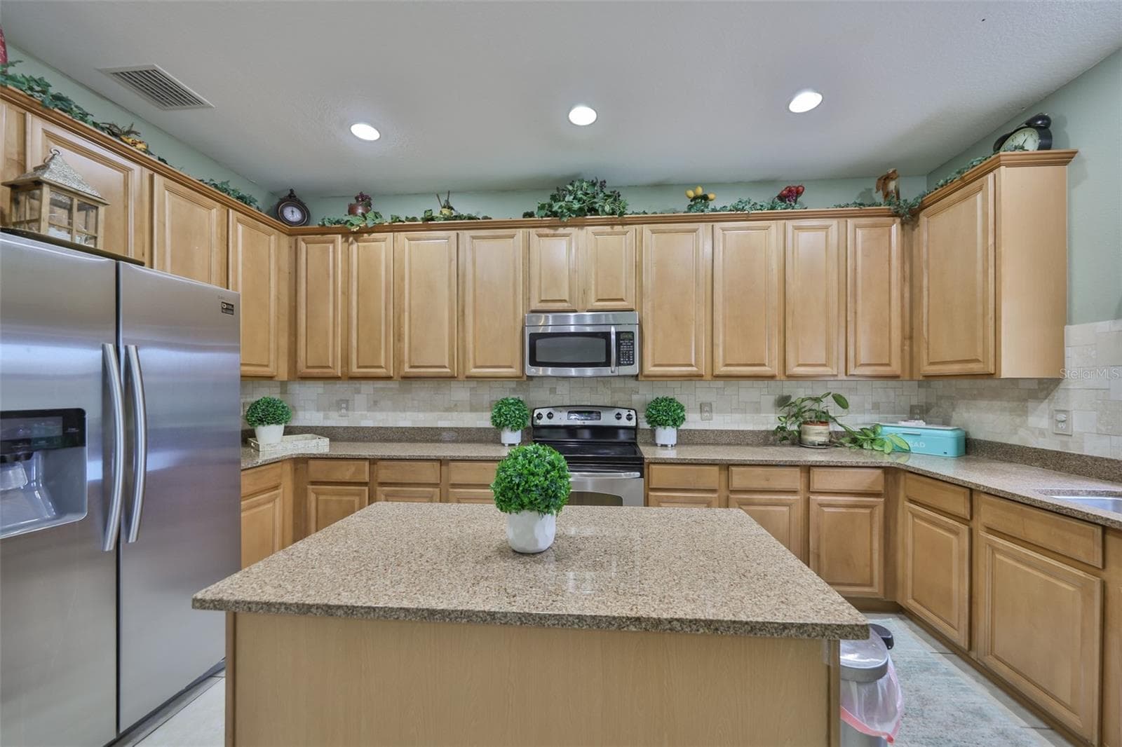 Single Family Residence at 13914 CHALK HILL PL, RIVERVIEW, photo 14 of 57