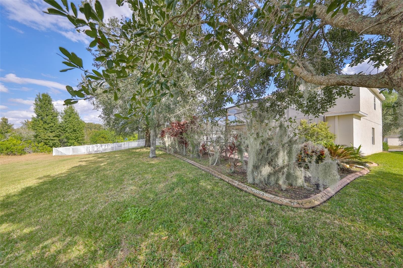 Single Family Residence at 13914 CHALK HILL PL, RIVERVIEW, photo 49 of 57