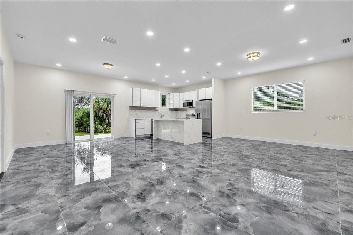 Single Family Residence at 14150 APPLETON BLVD, PORT CHARLOTTE, photo 4 of 39