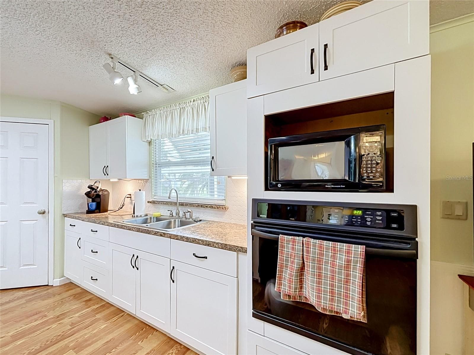 Manufactured Home at 218 COVENT GARDEN AVE, DAVENPORT, photo 17 of 63
