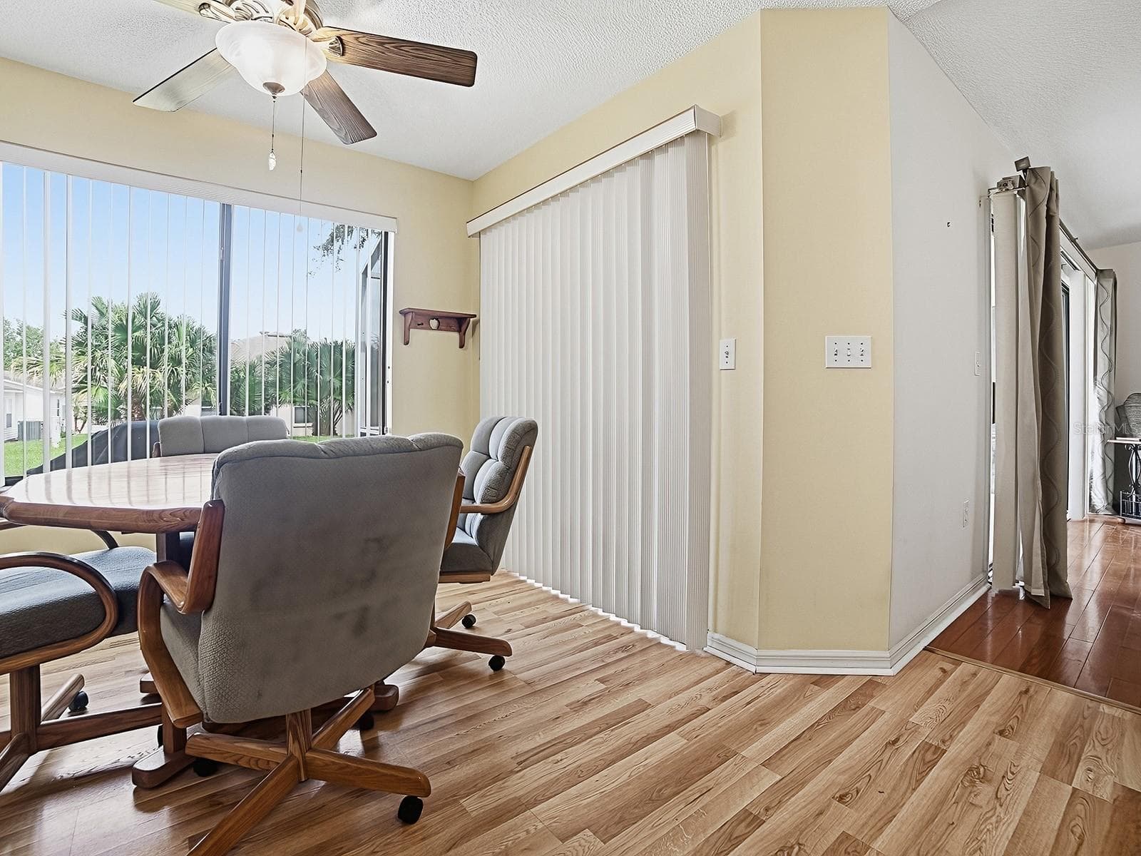 LOTS OF SUNLIGHT - 647 TIMBERCREST DR, LEESBURG