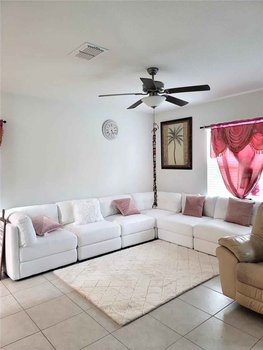 Single Family Residence at 1821 YELLOW TRL, LAKELAND, photo 2 of 30