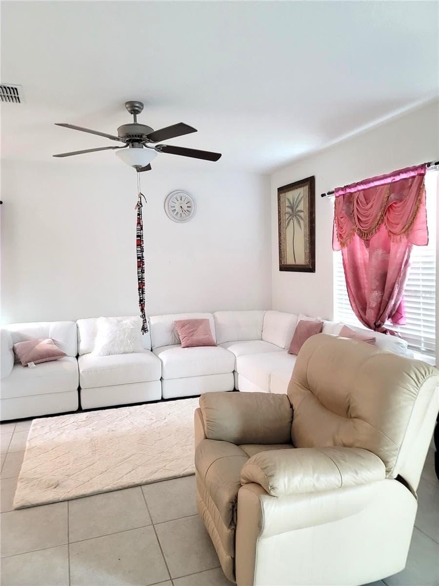 Single Family Residence at 1821 YELLOW TRL, LAKELAND, photo 7 of 30