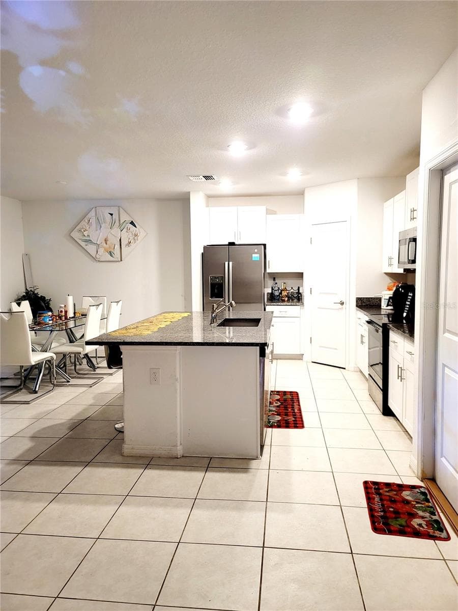 Single Family Residence at 1821 YELLOW TRL, LAKELAND, photo 10 of 30