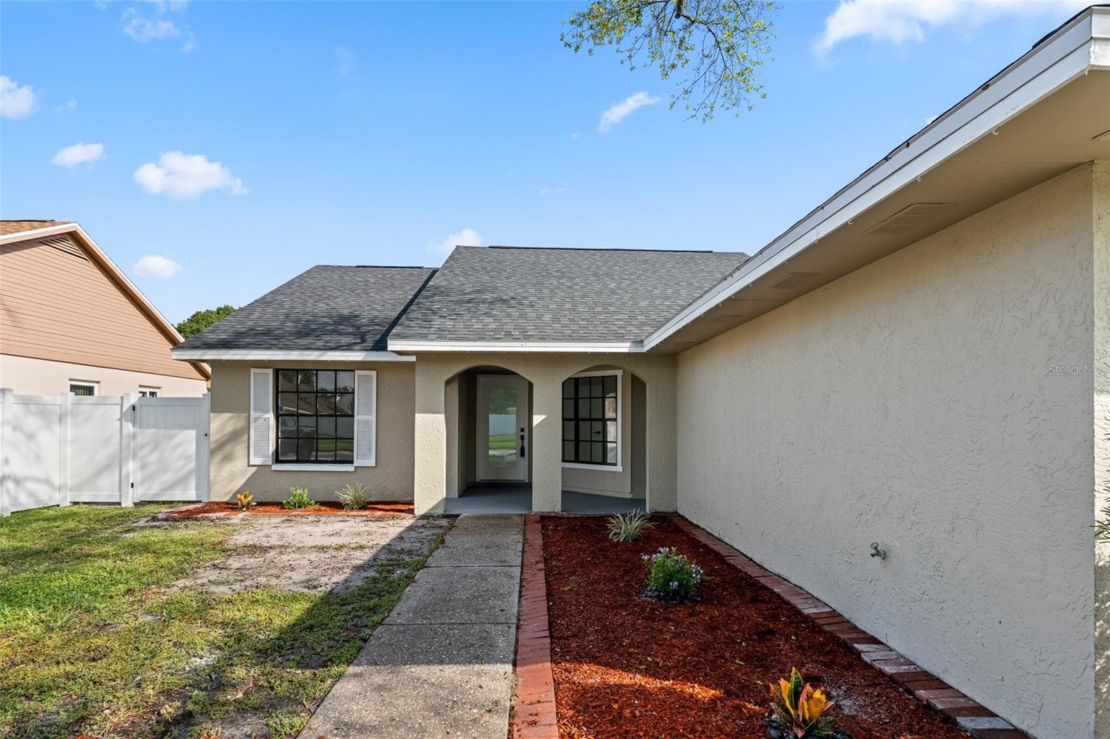 Single Family Residence at 7131 HOLLOWELL DR, TAMPA, photo 4 of 47