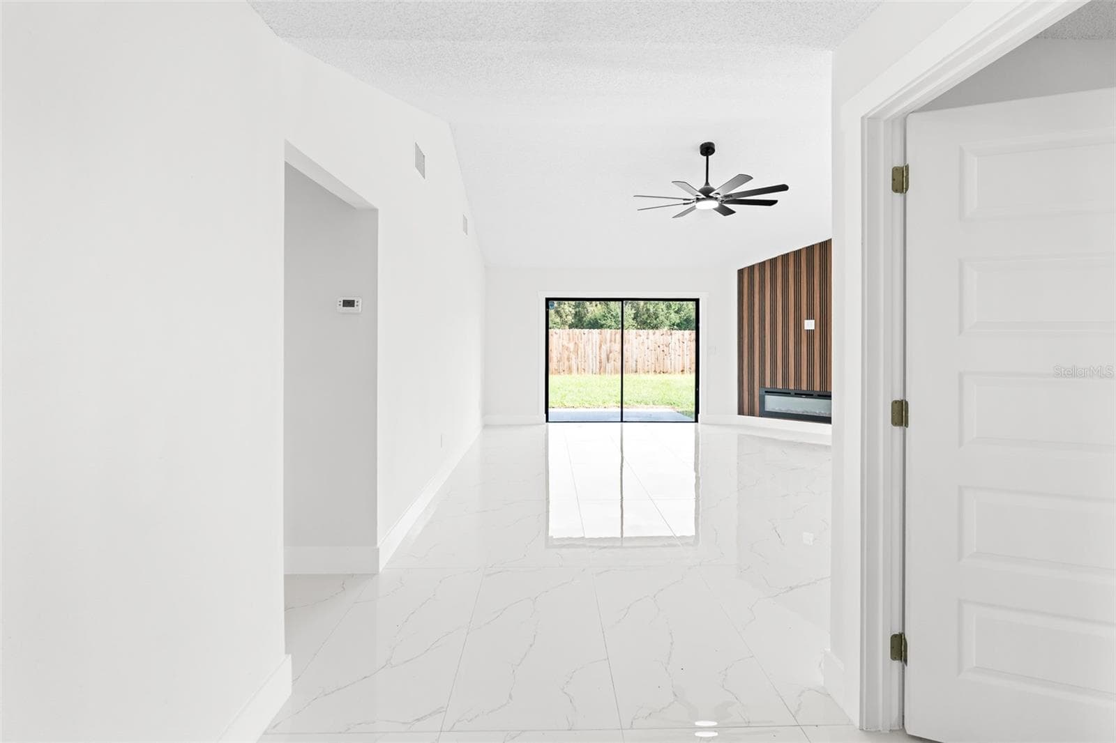 Single Family Residence at 7131 HOLLOWELL DR, TAMPA, photo 7 of 47