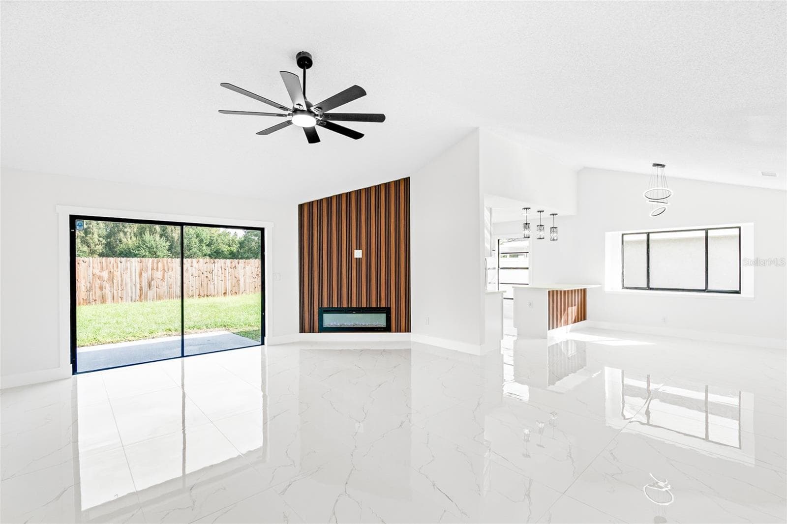 Single Family Residence at 7131 HOLLOWELL DR, TAMPA, photo 8 of 47