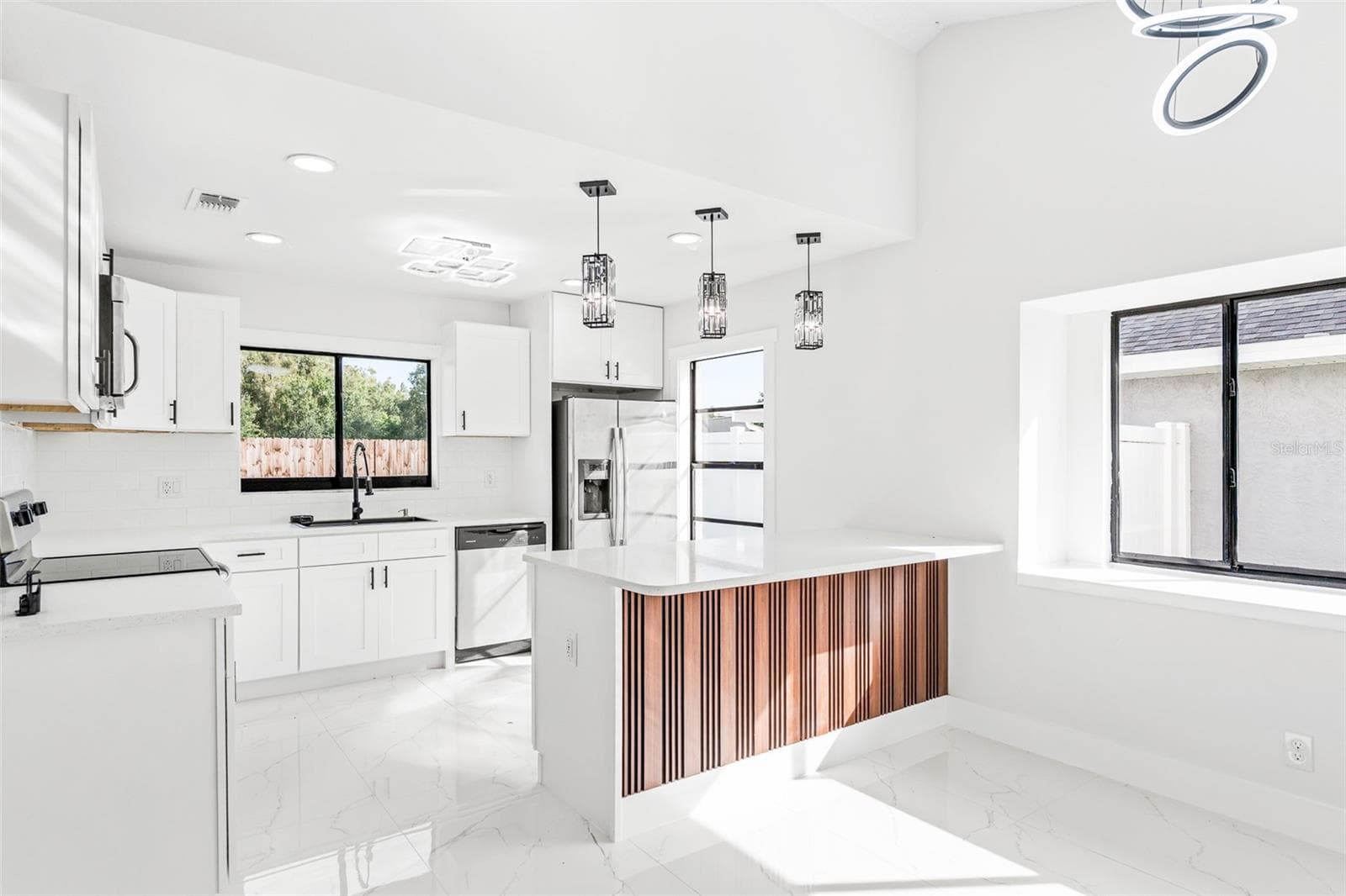 Single Family Residence at 7131 HOLLOWELL DR, TAMPA, photo 10 of 47