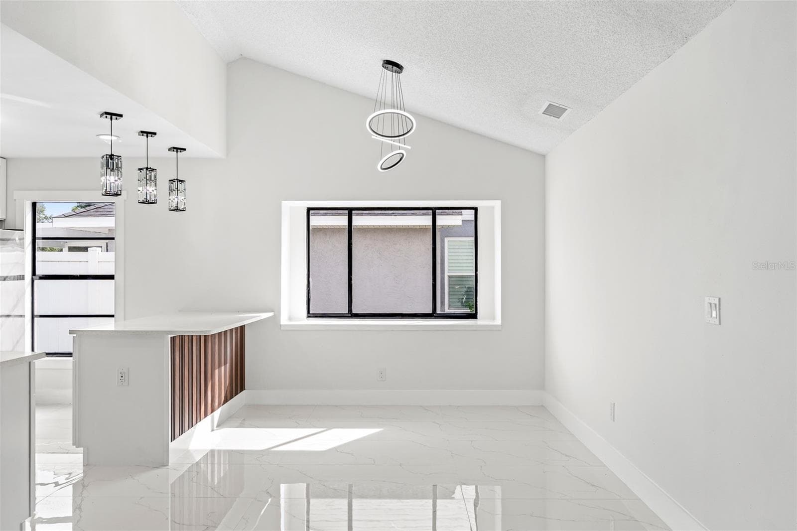 Single Family Residence at 7131 HOLLOWELL DR, TAMPA, photo 14 of 47