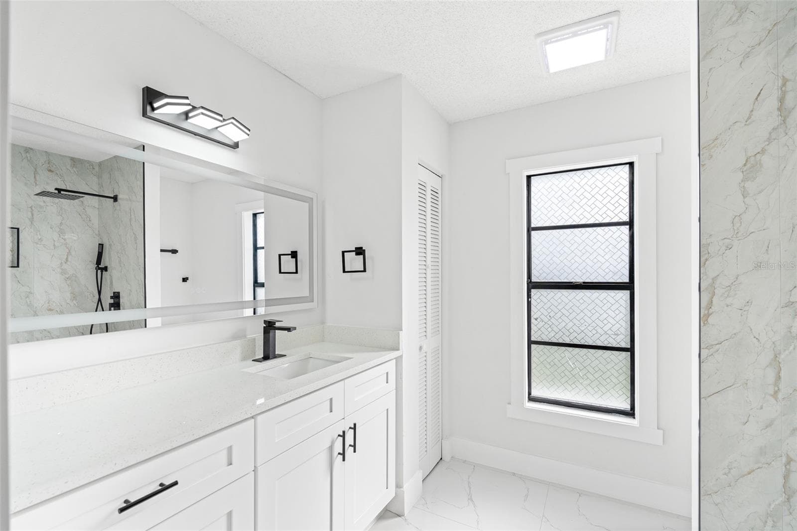Single Family Residence at 7131 HOLLOWELL DR, TAMPA, photo 19 of 47