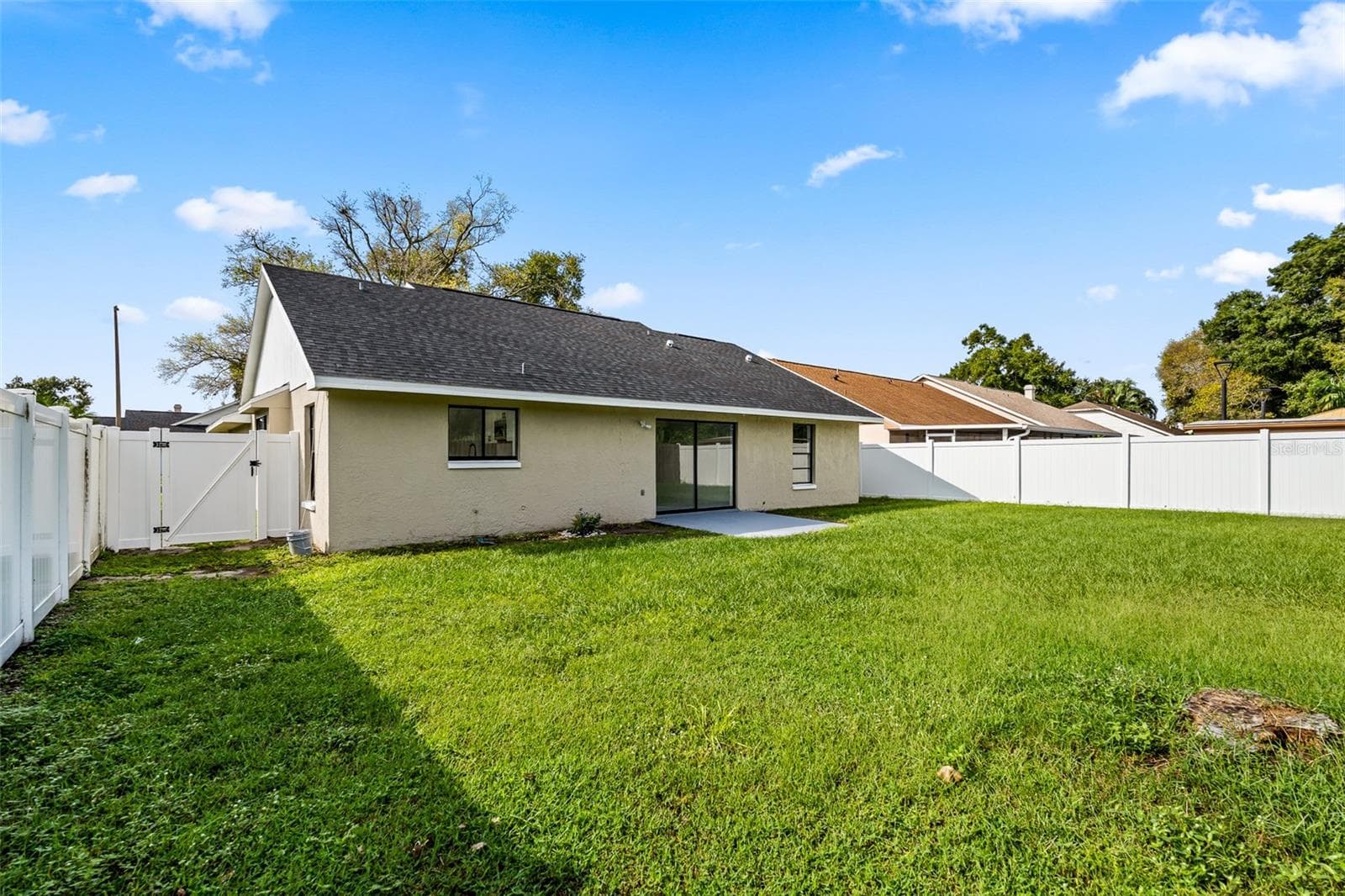 Single Family Residence at 7131 HOLLOWELL DR, TAMPA, photo 37 of 47