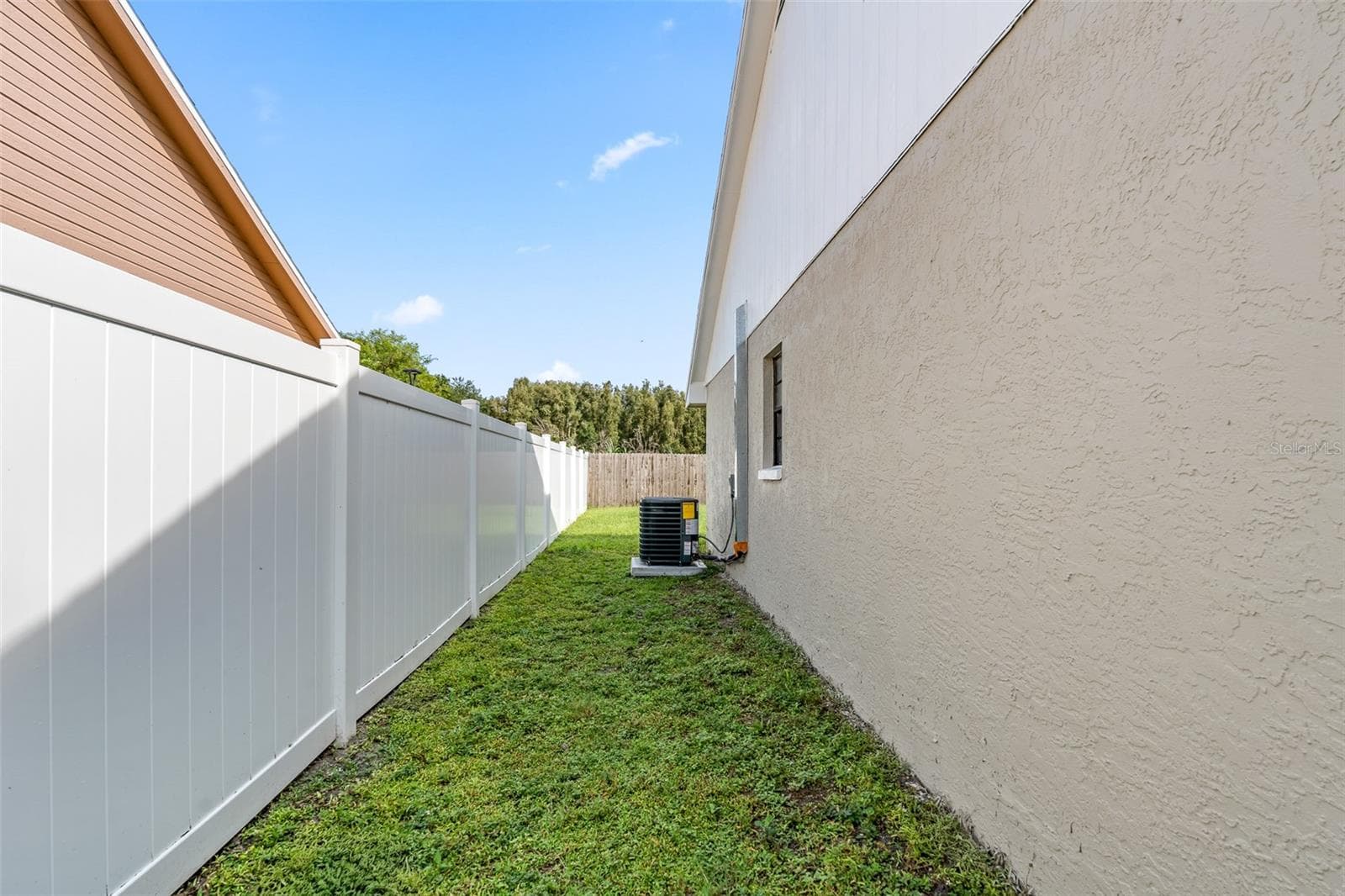 Single Family Residence at 7131 HOLLOWELL DR, TAMPA, photo 39 of 47