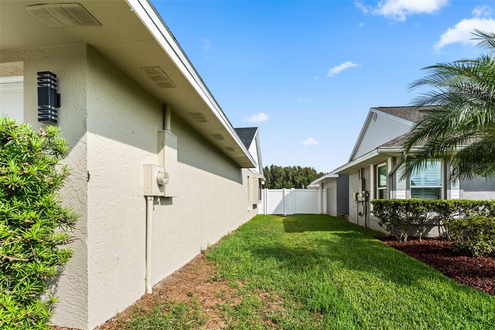 Single Family Residence at 7131 HOLLOWELL DR, TAMPA, photo 40 of 47