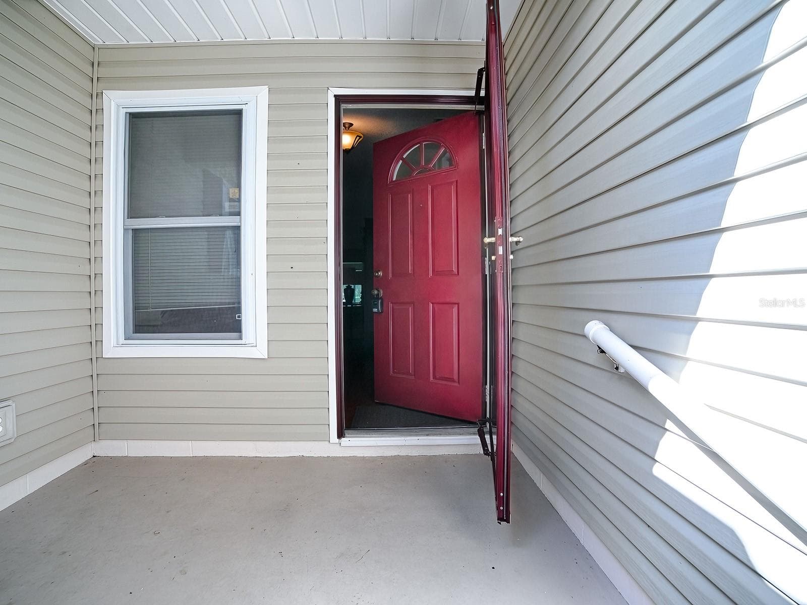 WELCOME HOME - 32543 OAK PARK DR, LEESBURG
